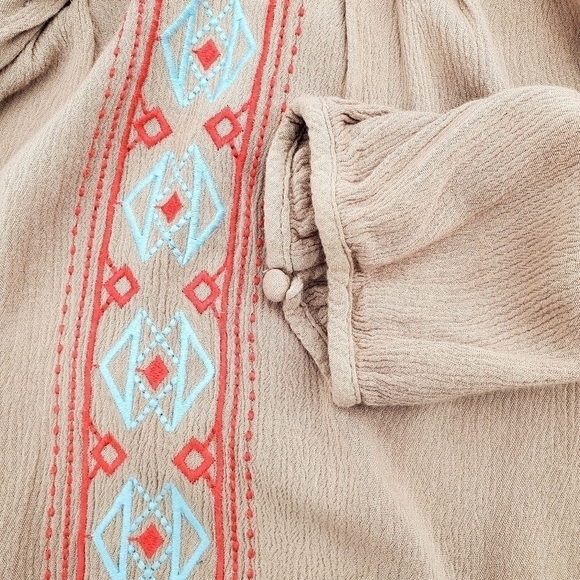 Umgee Floral Embroidered Boho Tunic Top - Picture 5 of 9